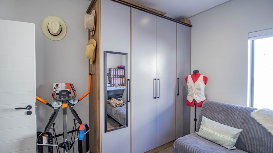 3 Bedroom Property for Sale in Hoogland Western Cape